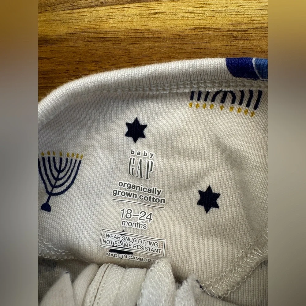 GAP Menorah Dreidel Footed Sleeper 18-24mo Organic Cotton Zipper‎ Hanukkah PJs